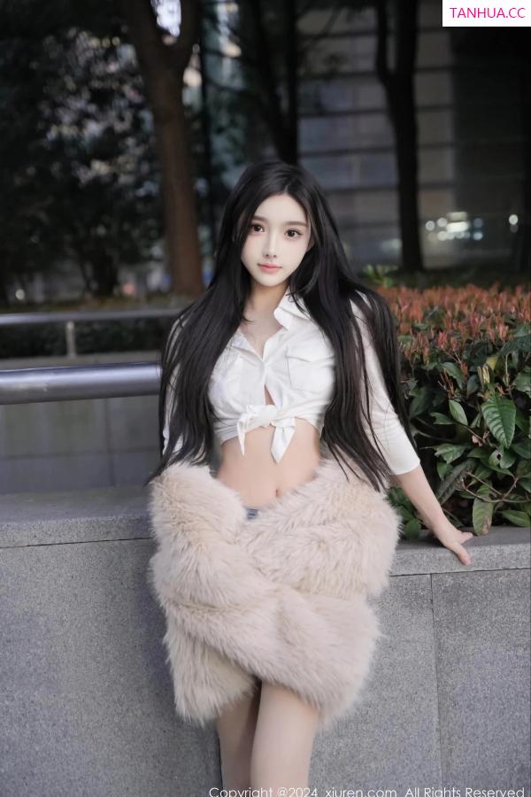   [XiuRen]高清写真图 2024.03.20 No.8261 龙雪儿 清纯美腿第20张图片